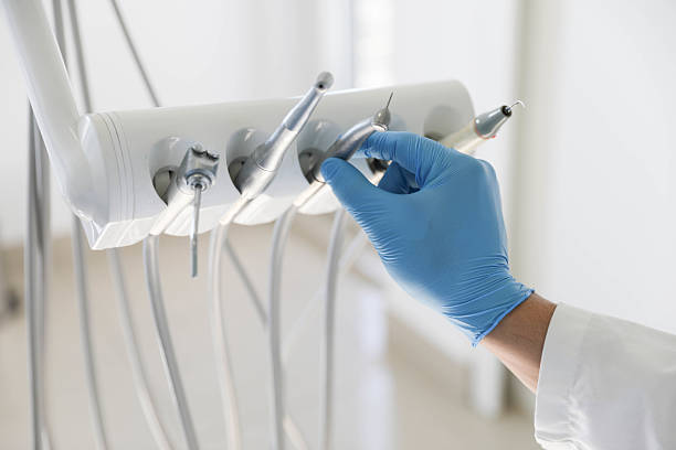 Professional Emergency Dentist technician working in Davis, CA